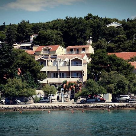 Apartmenthaus Kosirina-Tisno Exterior foto